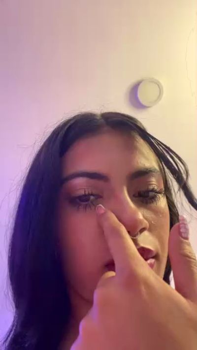 Caroline220 from Colombia