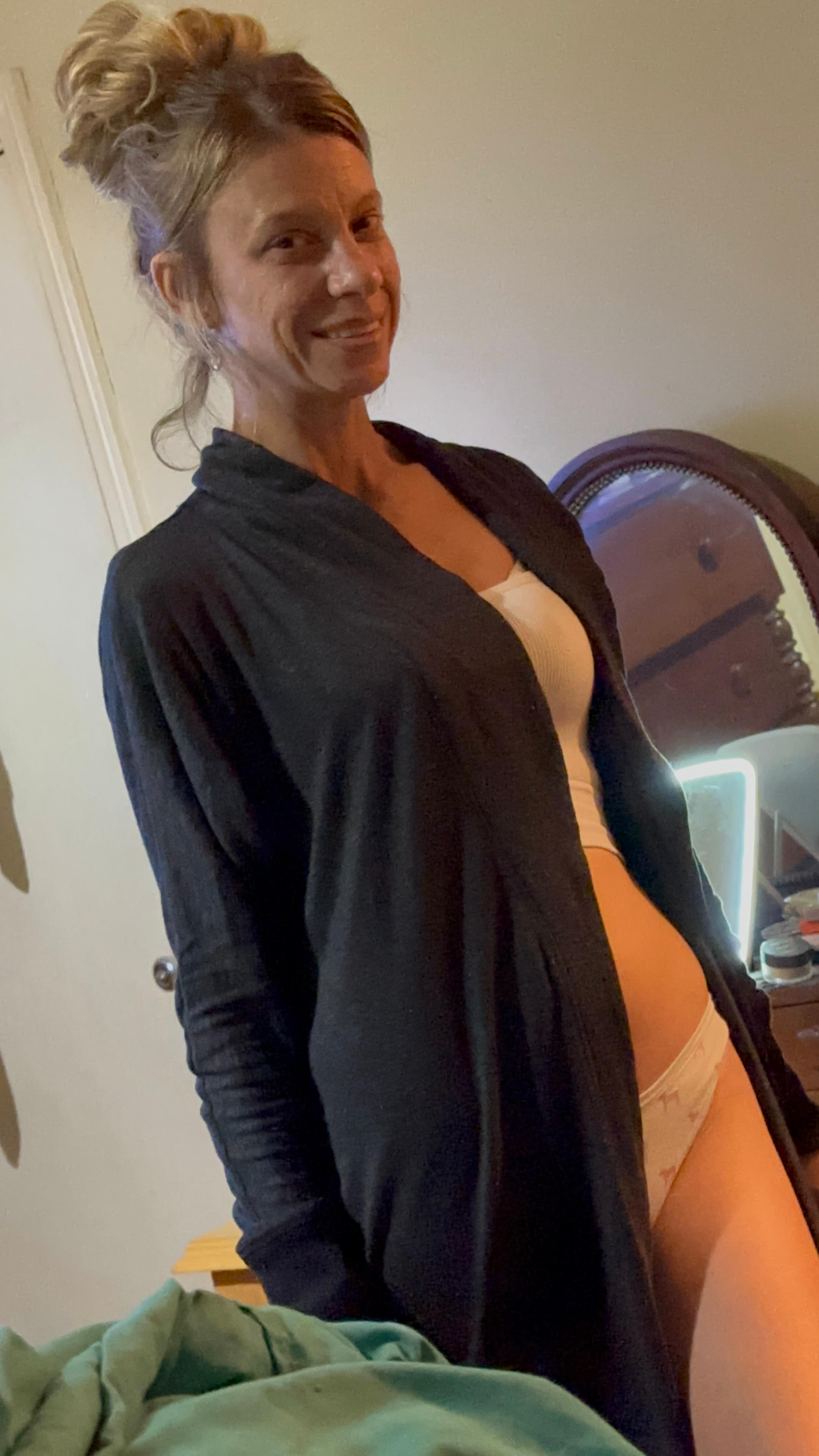 Creampiecutie33 from United States