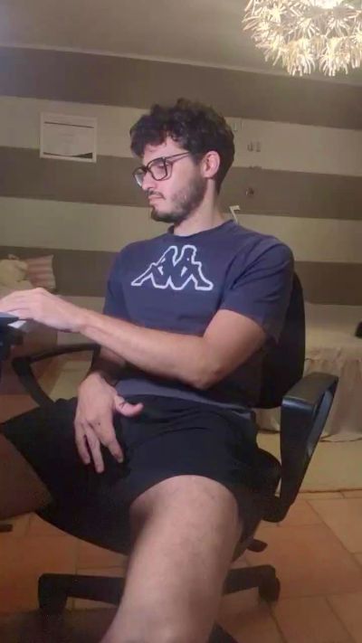 LeoLove98 from Italy