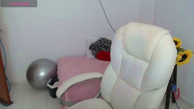 ana_milf from United States