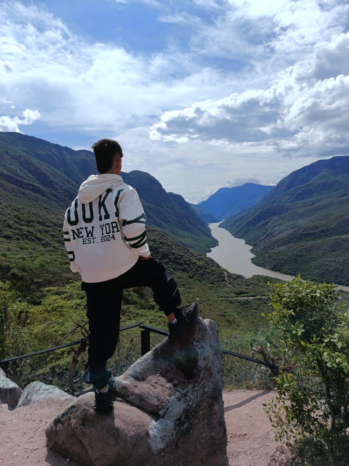 dareck_18 from United States