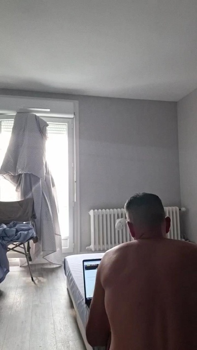 mmmchut_hot from France