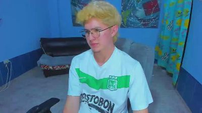 patrik027 from Colombia