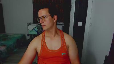 sexxymuscles from United Kingdom